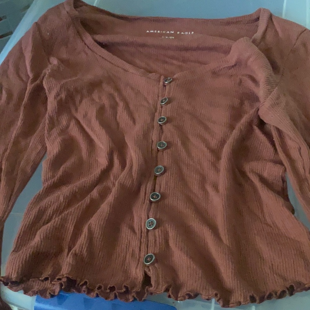 ruffle bottom, bottom up, low cut, long sleeve